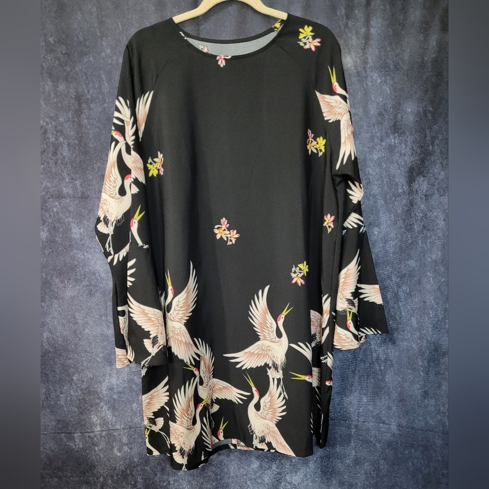 ✨️3/$25✨️ Black Slip Dress with Crane Design